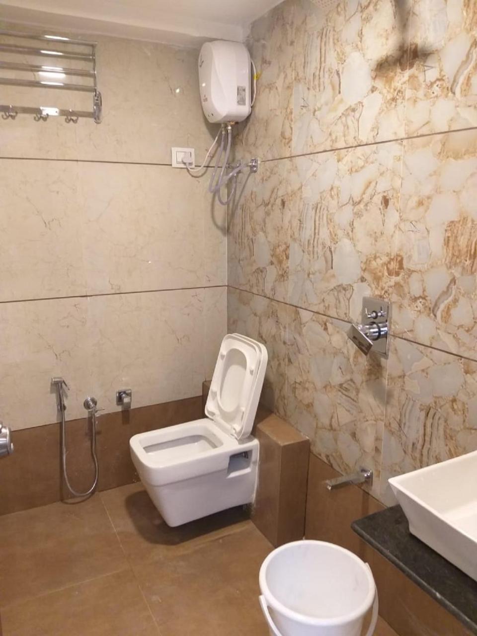 Hotel Royal King By Sky Stays Amhedabad Dış mekan fotoğraf