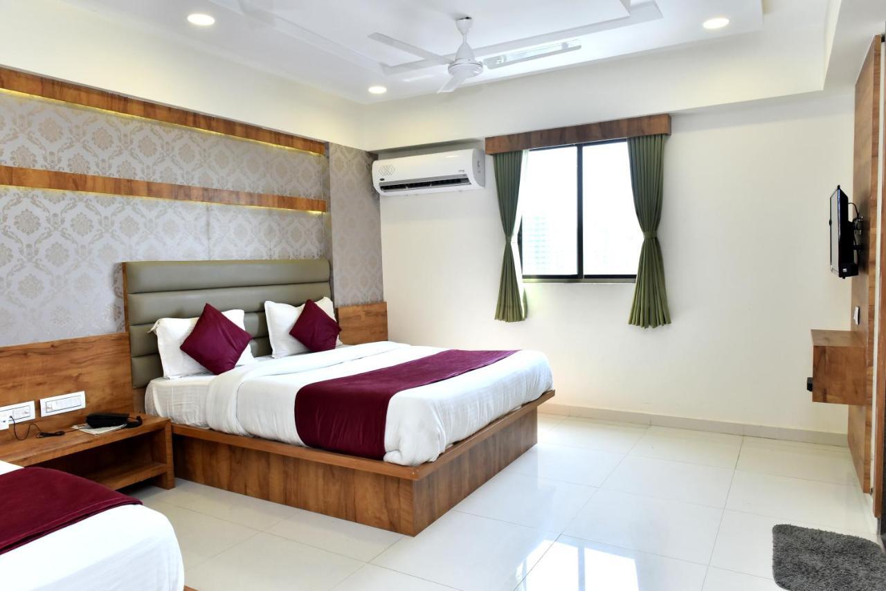 Hotel Royal King By Sky Stays Amhedabad Dış mekan fotoğraf