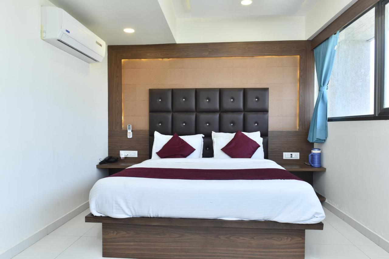 Hotel Royal King By Sky Stays Amhedabad Dış mekan fotoğraf
