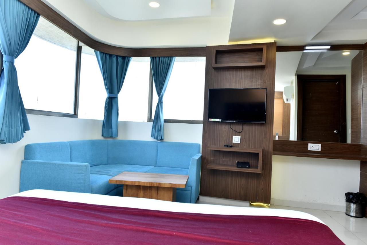 Hotel Royal King By Sky Stays Amhedabad Dış mekan fotoğraf