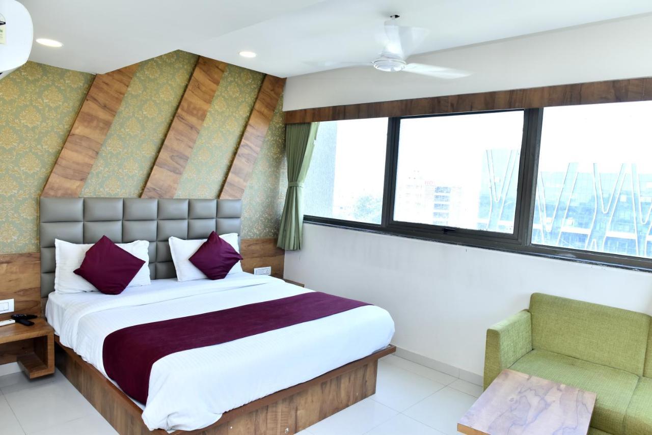 Hotel Royal King By Sky Stays Amhedabad Dış mekan fotoğraf