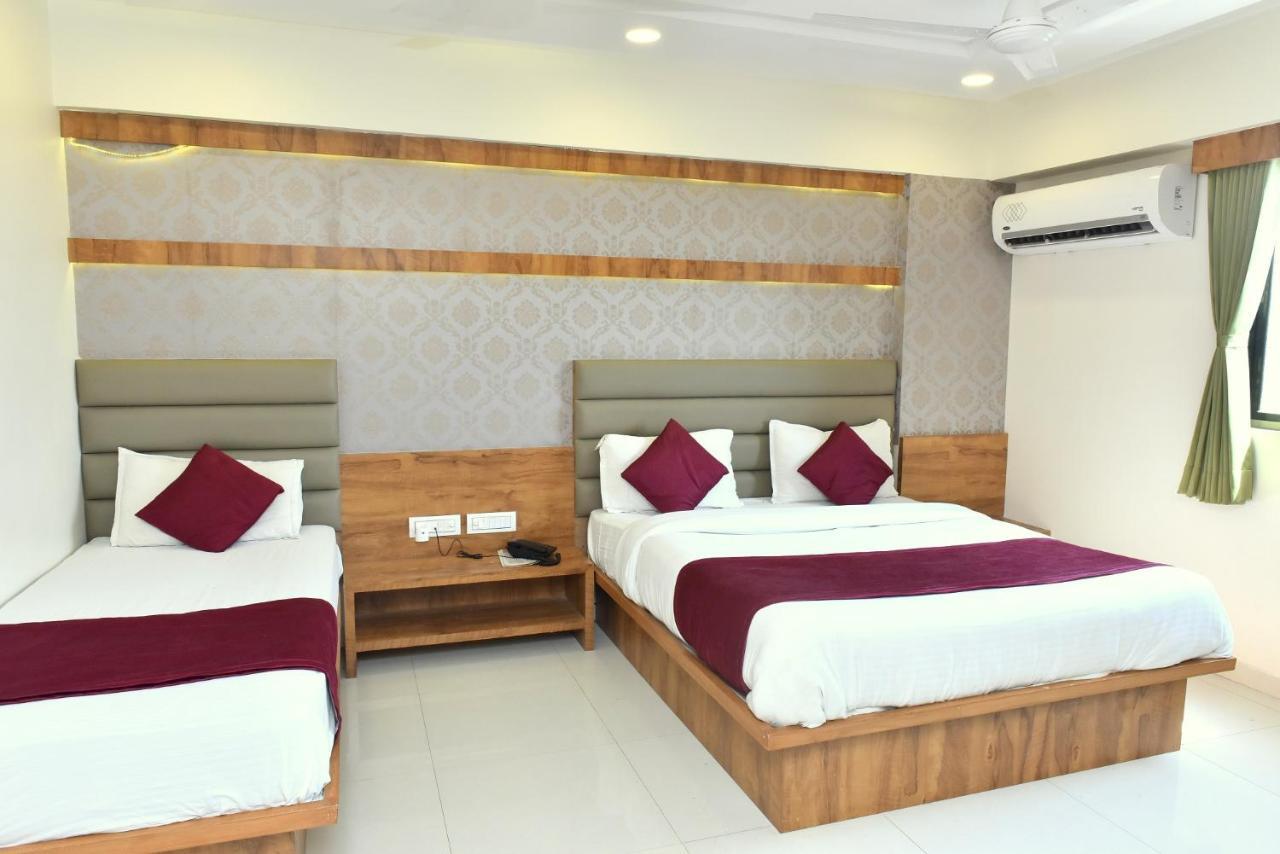 Hotel Royal King By Sky Stays Amhedabad Dış mekan fotoğraf